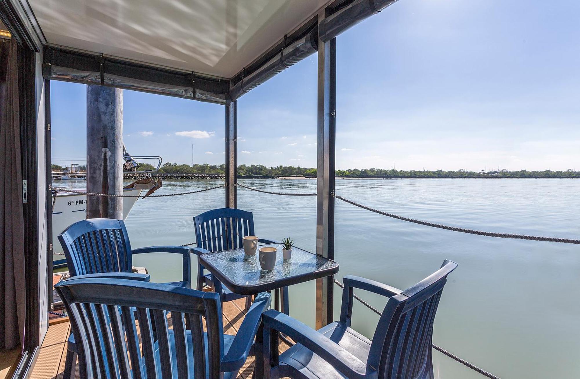 Azvalia Luxury Casa Barco New York And Texas-Unique Houseboat Experience Hotel El Puerto de Santa Maria Exterior photo